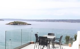 Artemis Apartments